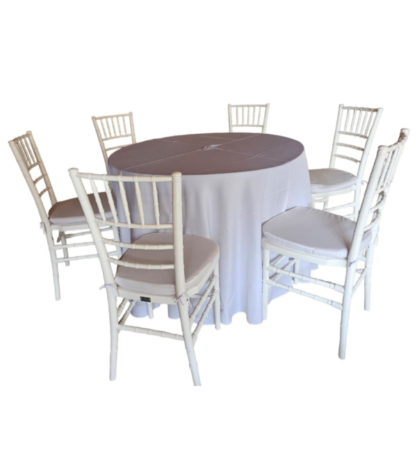 Conjunto de mesa redonda com 1,10 m de diâmetro e 6 cadeiras tiffanys brancas. 